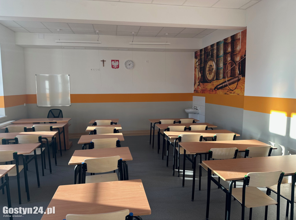 Remont klas w szkole w Poniecu