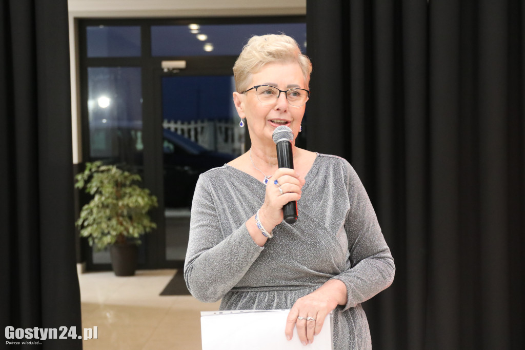 Seniorzy bawili się na zabawie karnawałowej