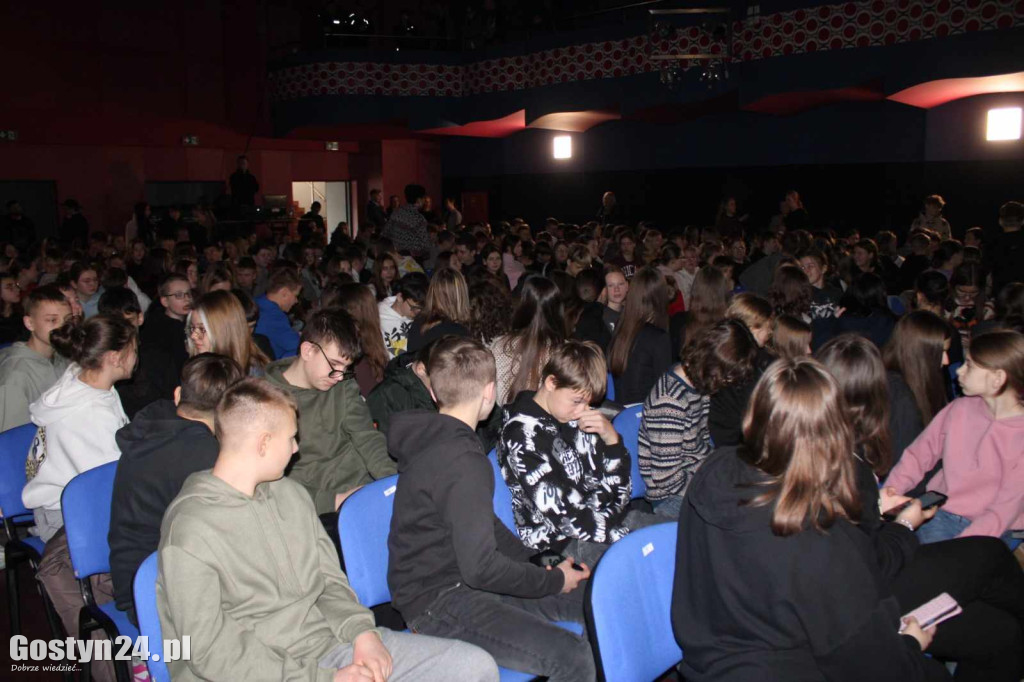 Spotkanie edukacyjne w sprawie hejtu w GOK Hutnik