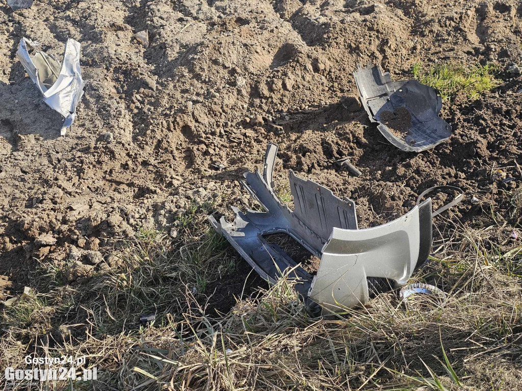 Zderzenie osobówki i ciągnika na drodze powiatowej