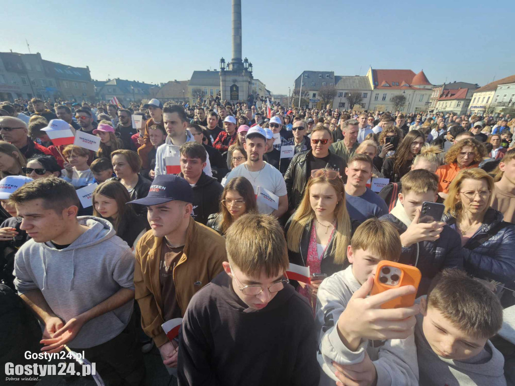 Sławomir Mentzen na gostyńskim rynku