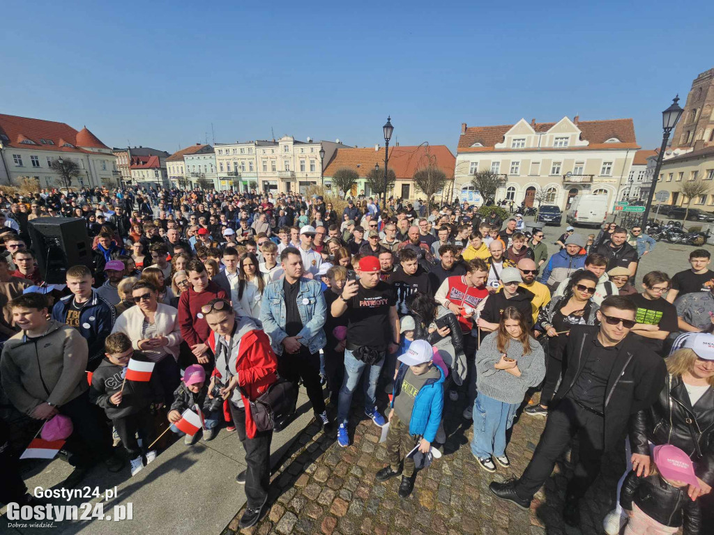 Sławomir Mentzen na gostyńskim rynku