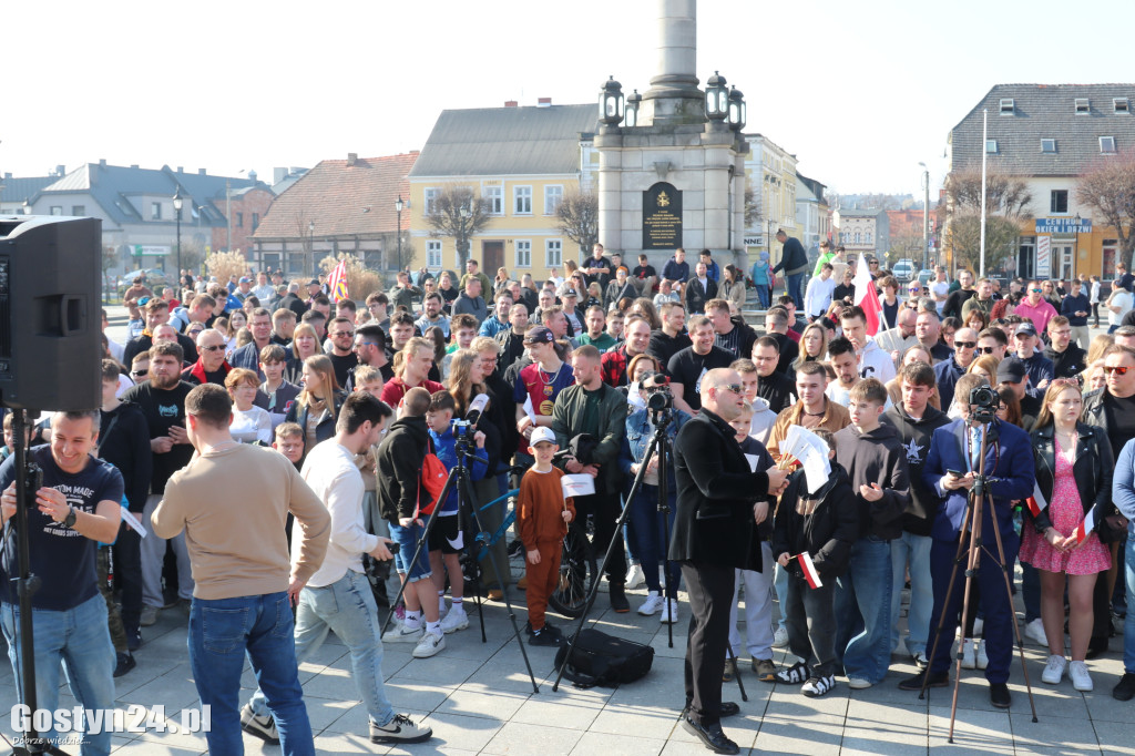 Sławomir Mentzen na gostyńskim rynku