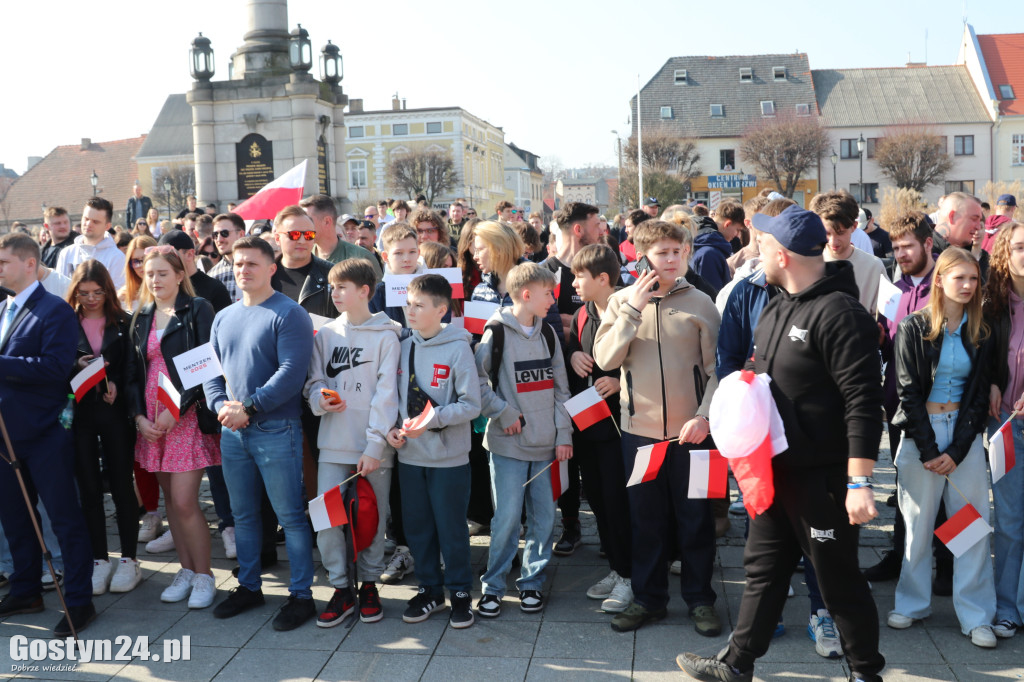 Sławomir Mentzen na gostyńskim rynku