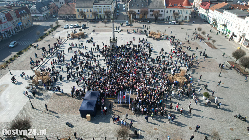 Sławomir Mentzen na gostyńskim rynku