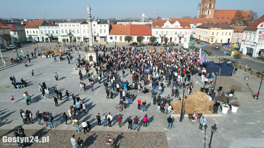 Sławomir Mentzen na gostyńskim rynku