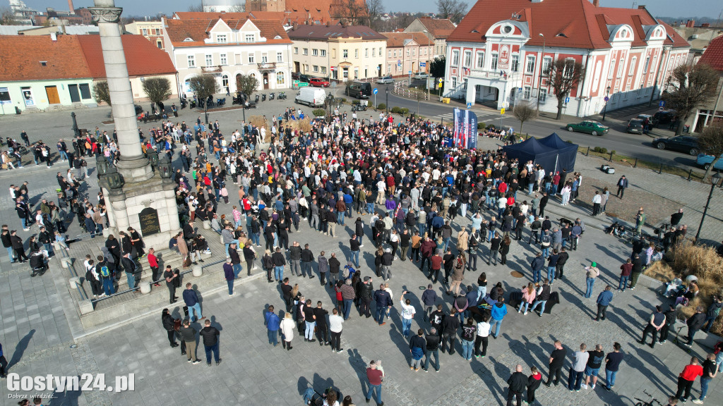 Sławomir Mentzen na gostyńskim rynku