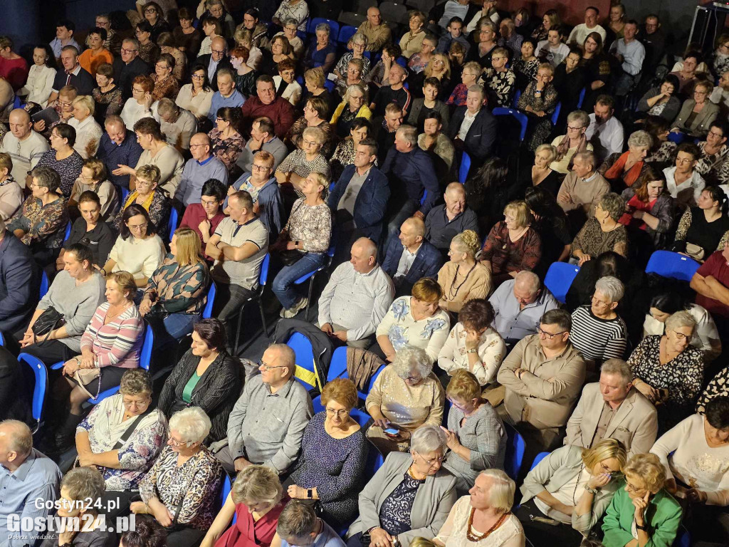 Koncert Pawła Gołeckiego z zespołem w GOK Hutnik