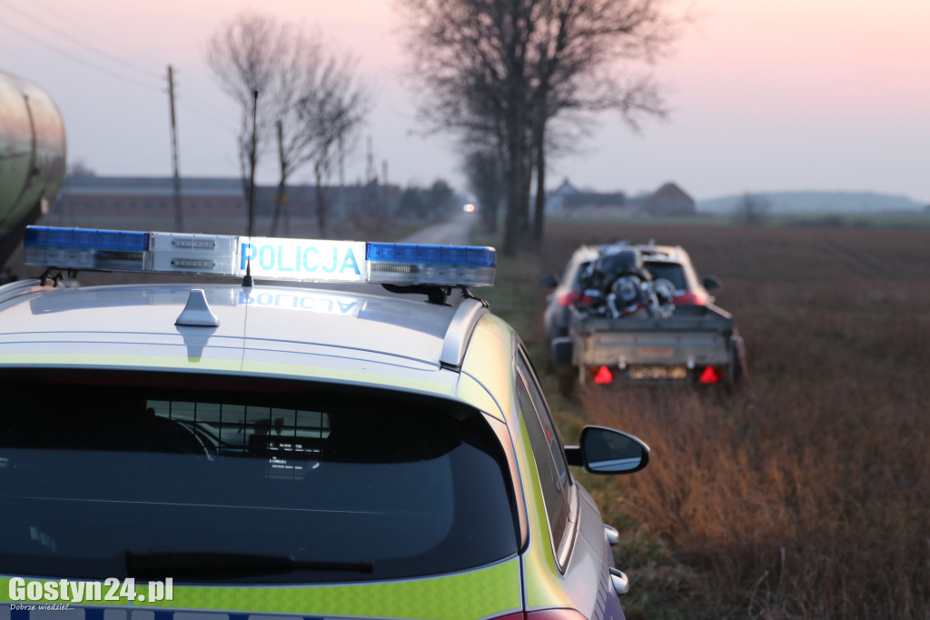 Wypadek motocyklisty. Uderzył w przebiegającą sarnę