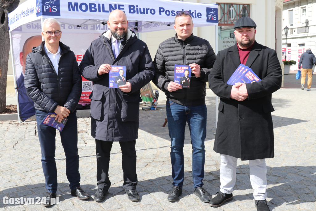 Konferencja prasowa PiS na gostyńskim rynku