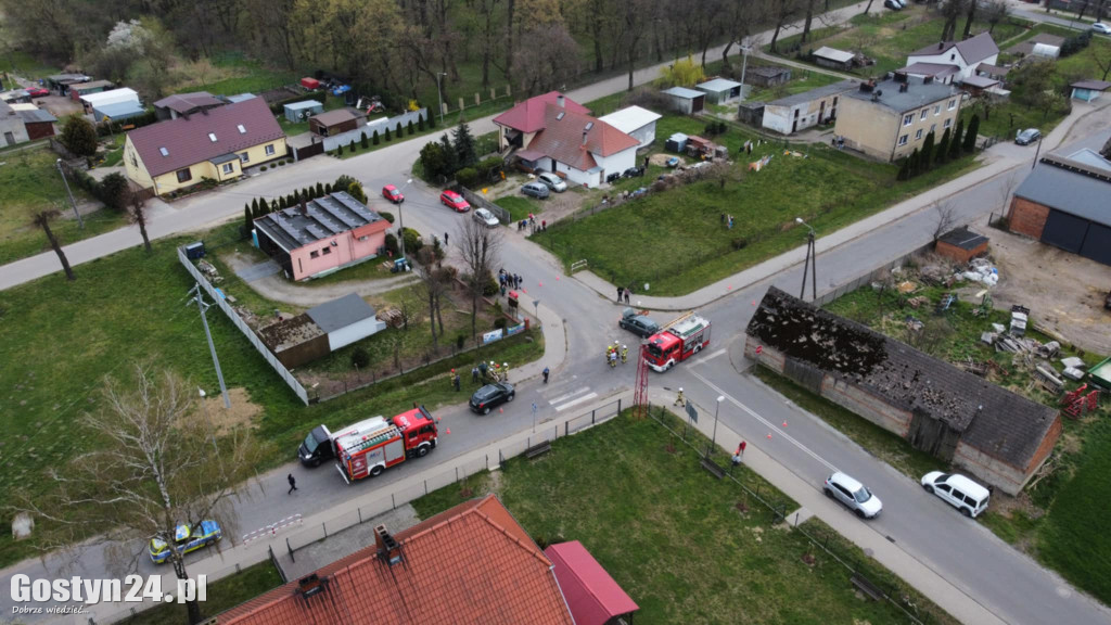 Zderzenie osobówek na skrzyżowaniu