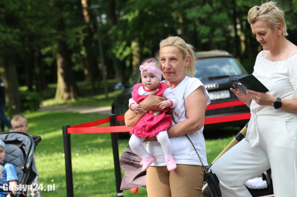 Majówka w parku miejskim w Pogorzeli