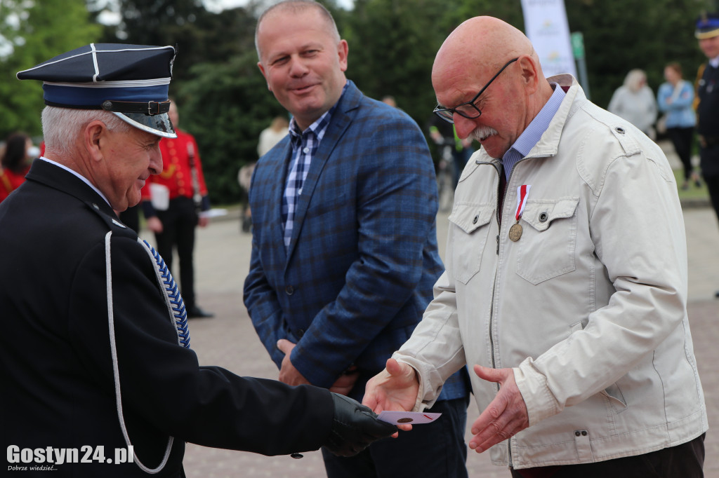 Powiatowe Obchody Dnia Strażaka w Piaskach
