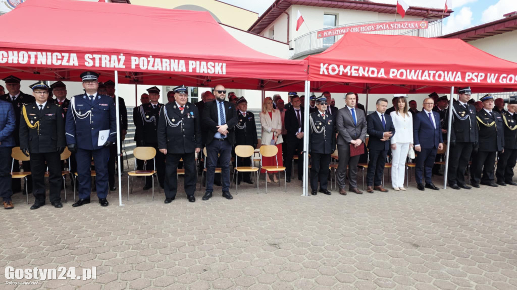 Powiatowe Obchody Dnia Strażaka w Piaskach