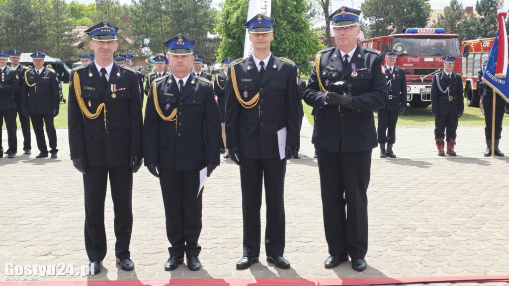 Powiatowe Obchody Dnia Strażaka w Piaskach