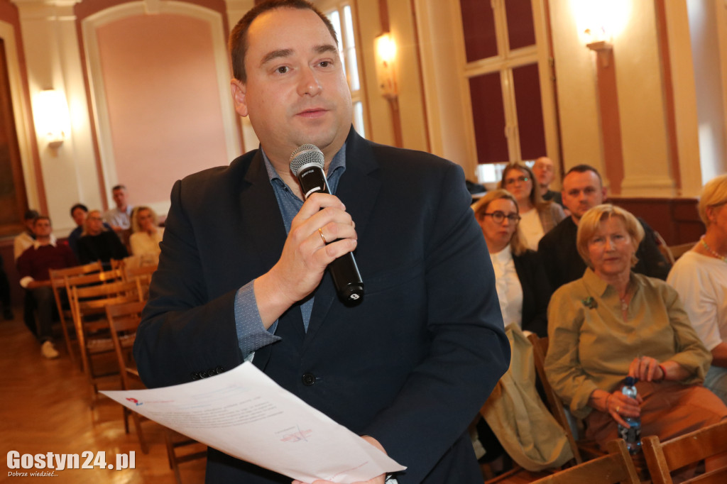 Spotkanie w sprawie planowanej likwidacji porodówki w Gostyniu