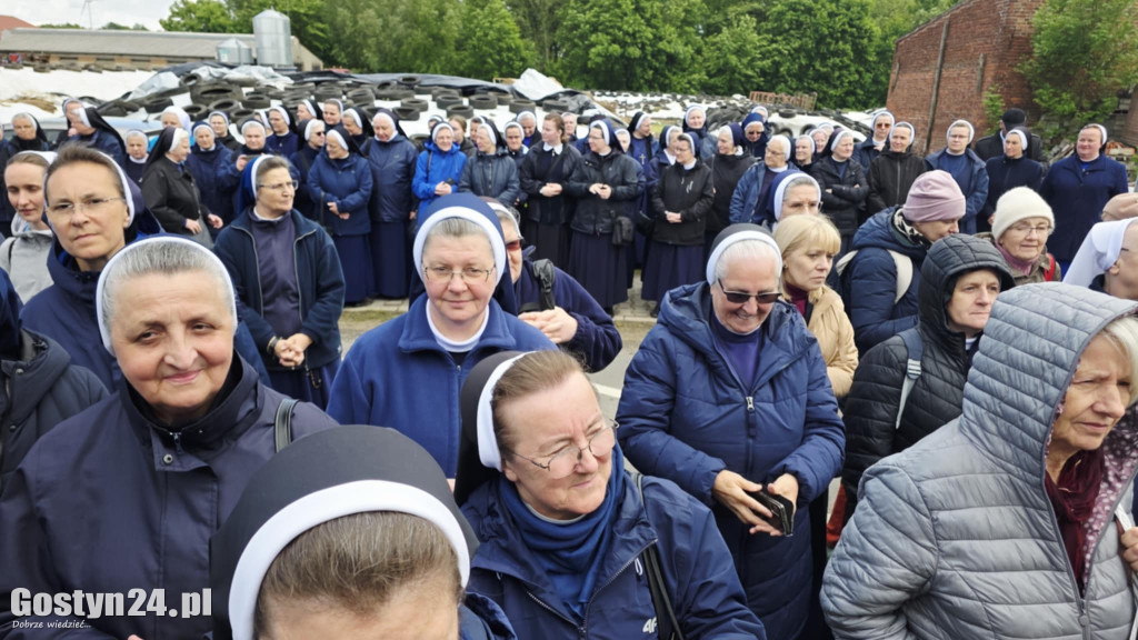 Odsłonięcie tablicy w Podrzeczu