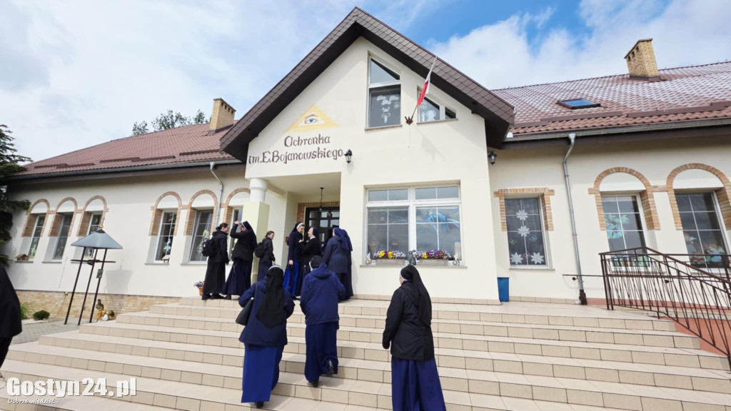 Odsłonięcie tablicy w Podrzeczu