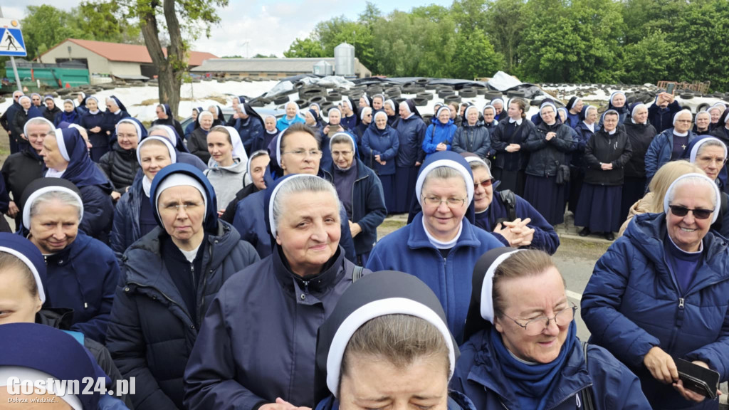 Odsłonięcie tablicy w Podrzeczu