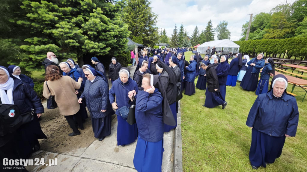 Odsłonięcie tablicy w Podrzeczu