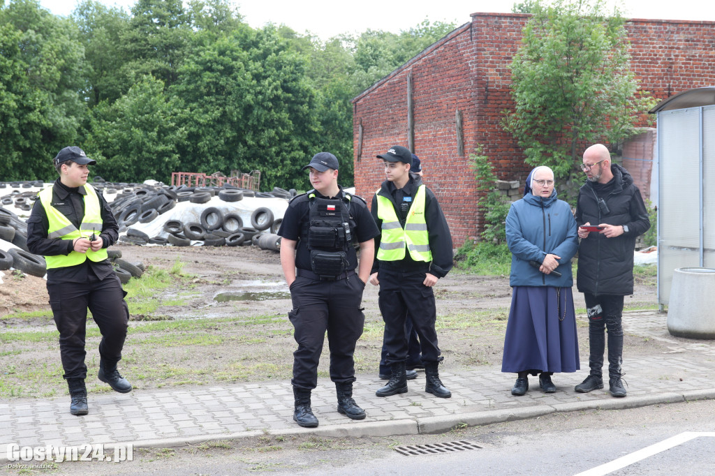 Odsłonięcie tablicy w Podrzeczu