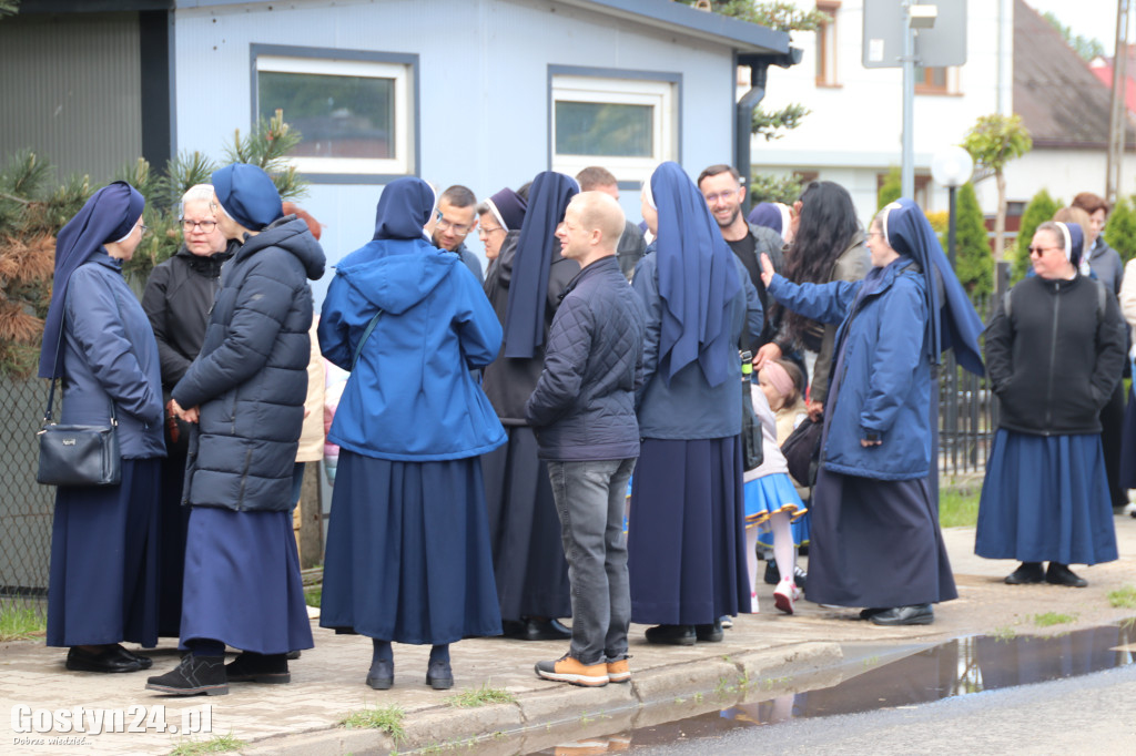 Odsłonięcie tablicy w Podrzeczu