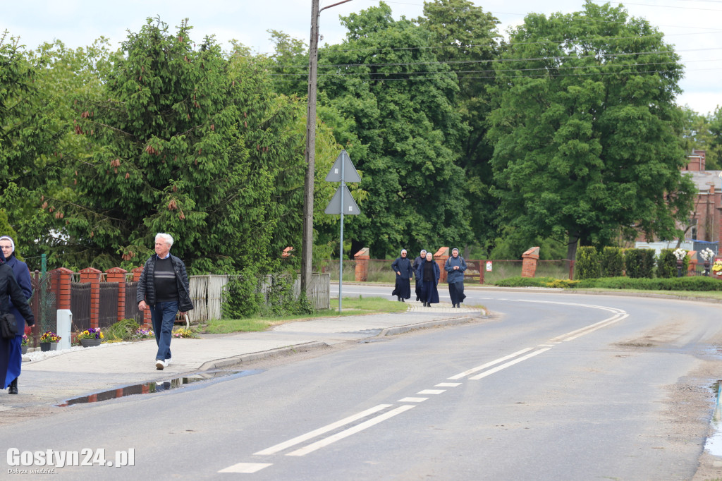 Odsłonięcie tablicy w Podrzeczu