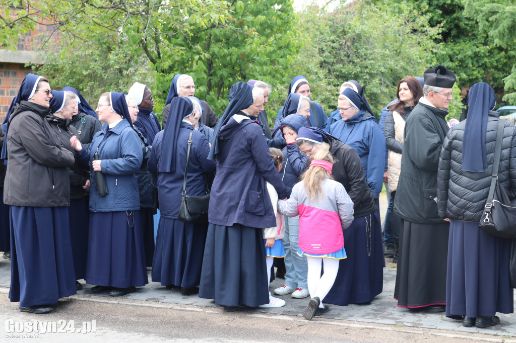 Odsłonięcie tablicy w Podrzeczu