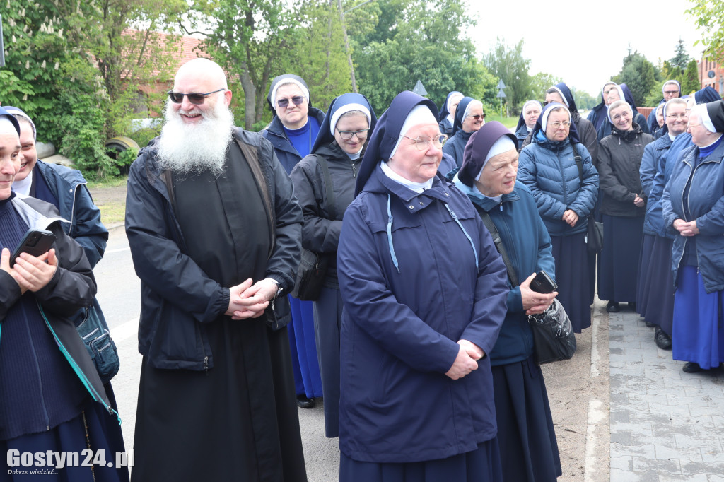 Odsłonięcie tablicy w Podrzeczu
