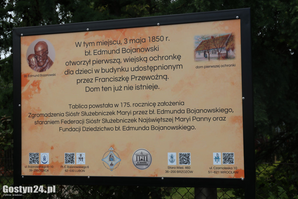 Odsłonięcie tablicy w Podrzeczu