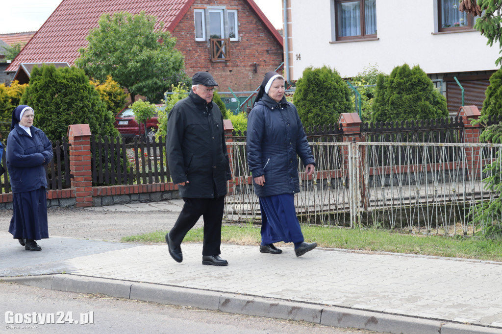 Odsłonięcie tablicy w Podrzeczu