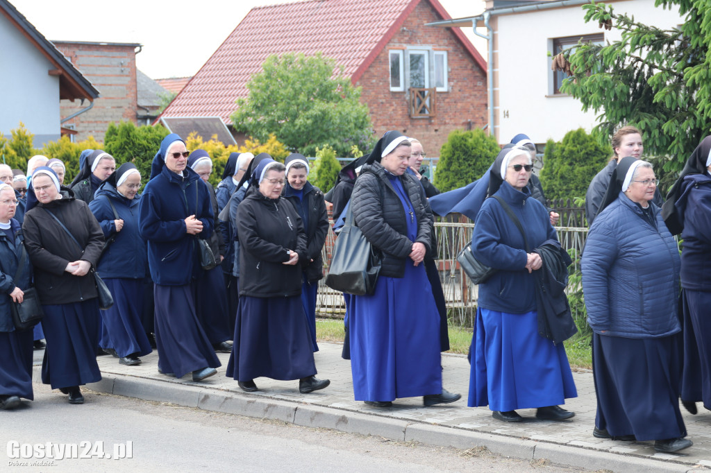Odsłonięcie tablicy w Podrzeczu