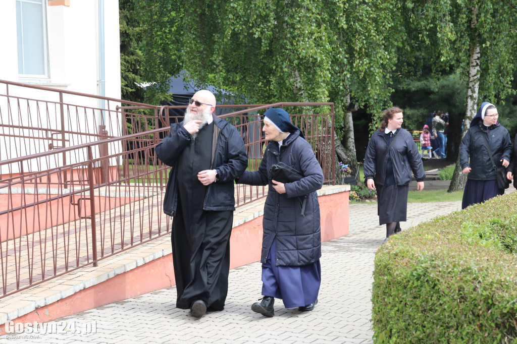 Odsłonięcie tablicy w Podrzeczu