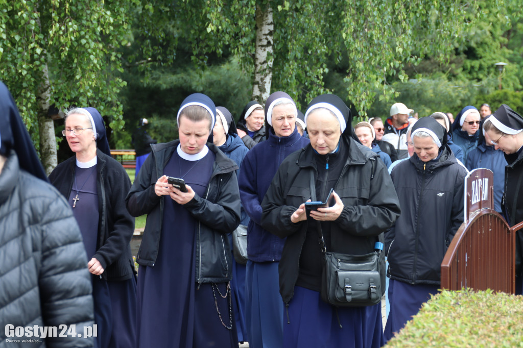 Odsłonięcie tablicy w Podrzeczu