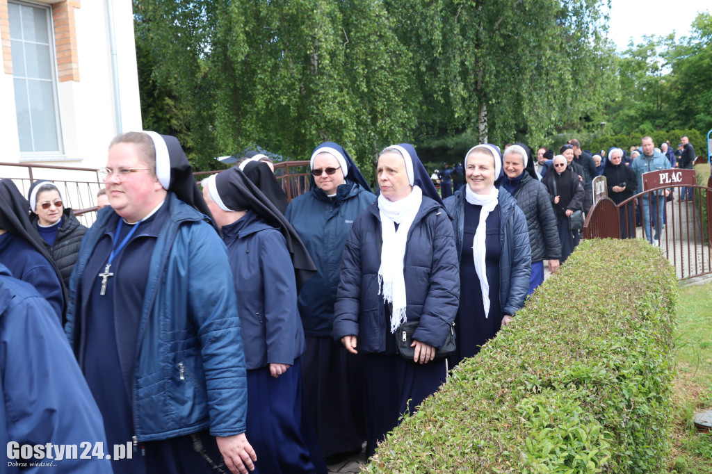 Odsłonięcie tablicy w Podrzeczu