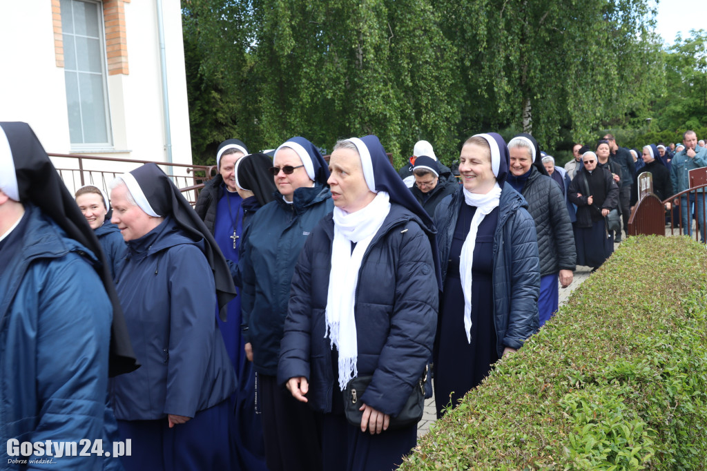 Odsłonięcie tablicy w Podrzeczu