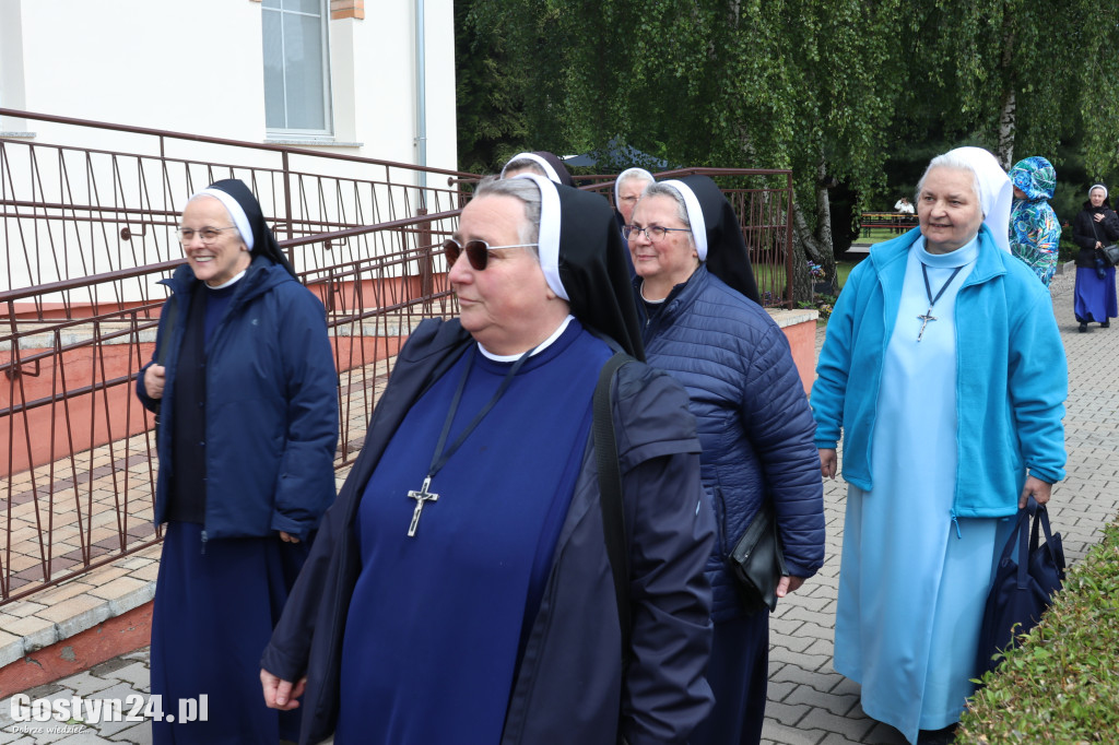 Odsłonięcie tablicy w Podrzeczu