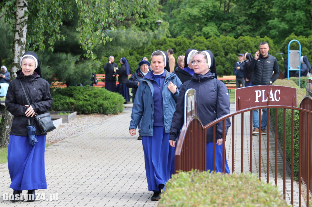 Odsłonięcie tablicy w Podrzeczu