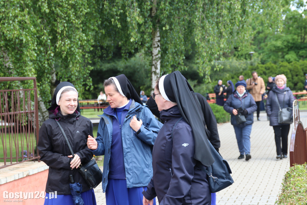 Odsłonięcie tablicy w Podrzeczu
