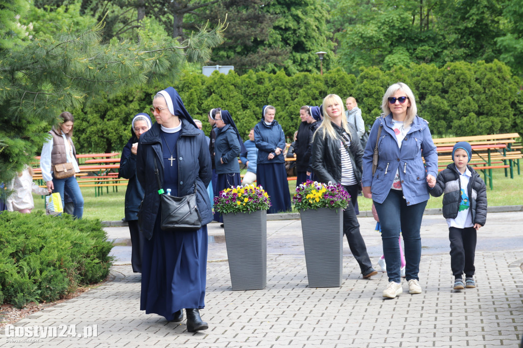 Odsłonięcie tablicy w Podrzeczu