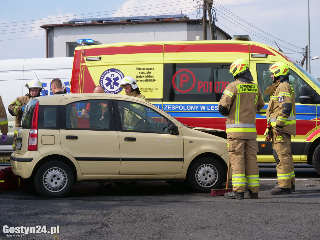 Kolizja na skrzyżowaniu ul Leszczyńskiej w Gostyniu.