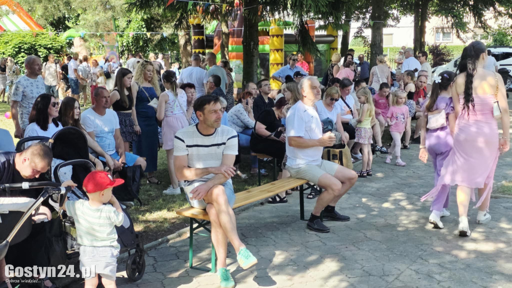 Piknik parafialny przy kościele w Piaskach