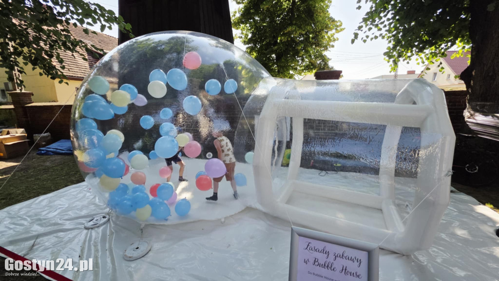 Piknik parafialny przy kościele w Piaskach