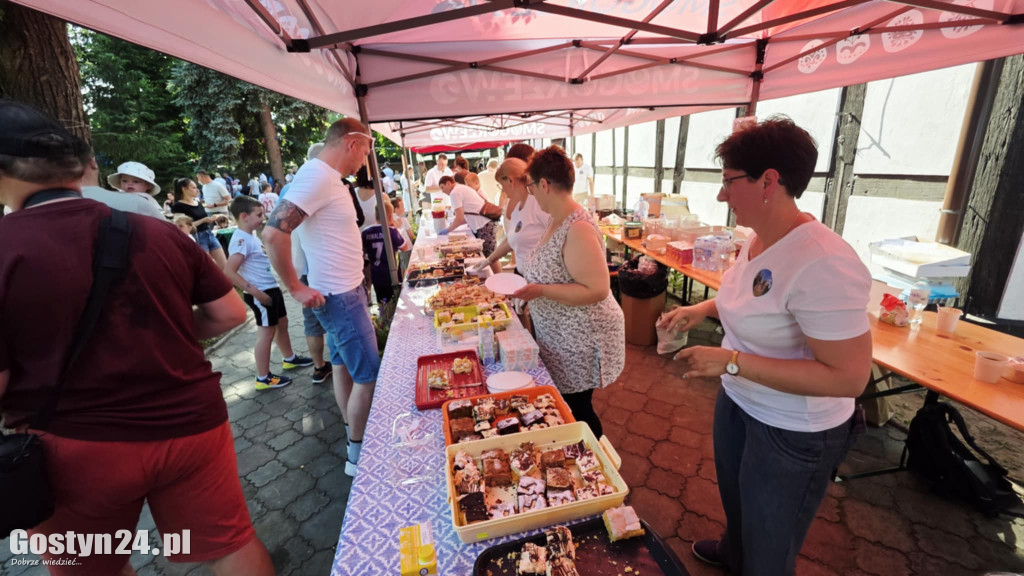 Piknik parafialny przy kościele w Piaskach