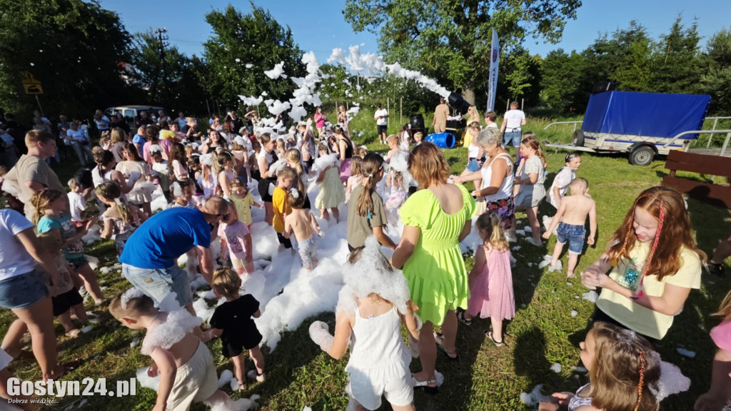 Piknik parafialny przy kościele w Piaskach