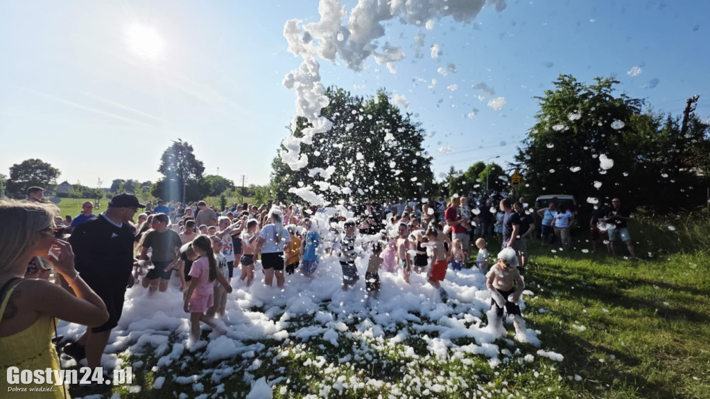 Piknik parafialny przy kościele w Piaskach