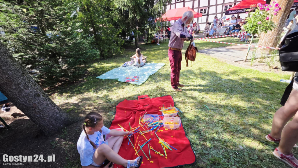 Piknik parafialny przy kościele w Piaskach