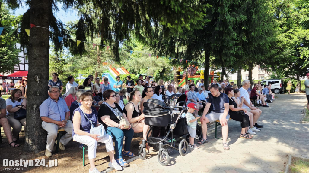 Piknik parafialny przy kościele w Piaskach
