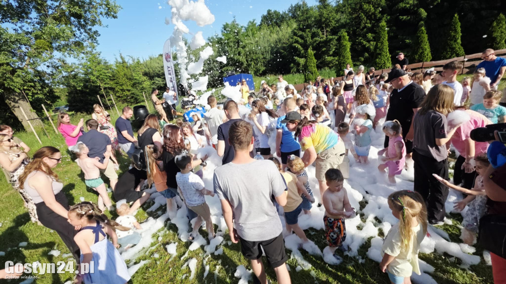 Piknik parafialny przy kościele w Piaskach