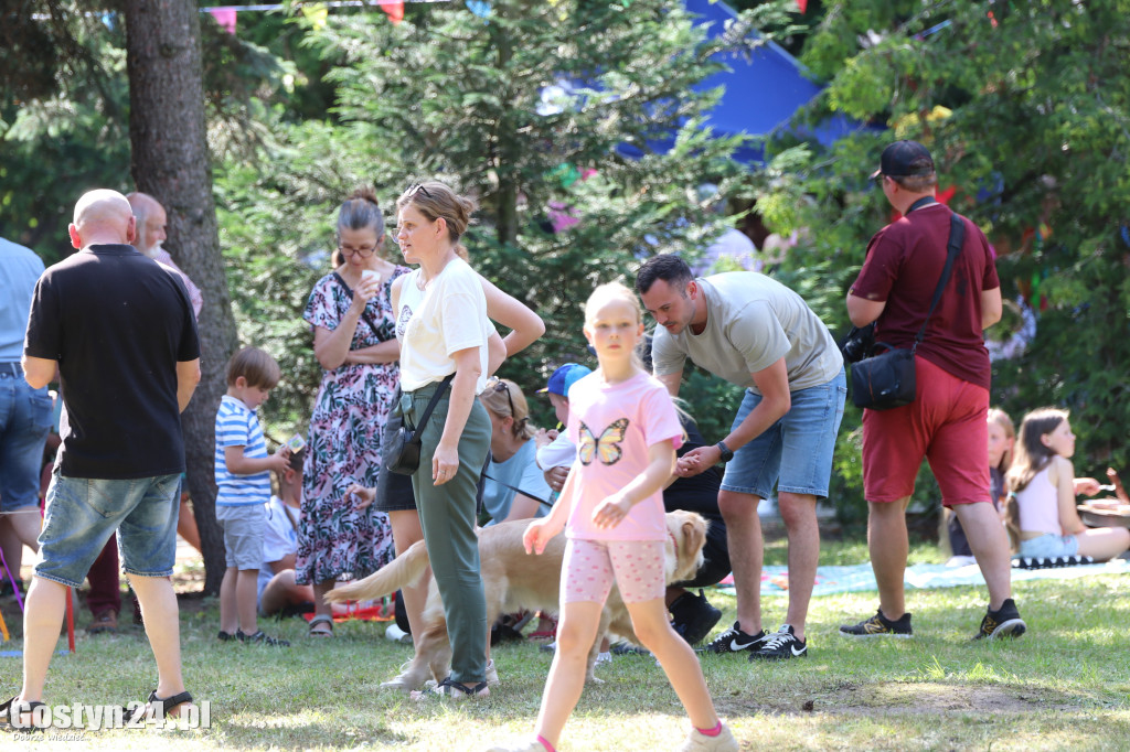 Piknik parafialny przy kościele w Piaskach